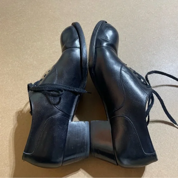 Varda Black Leather Heels - Picture 10 of 12